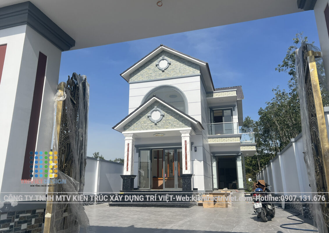 mẫu biệt thự mái thái hiện đại