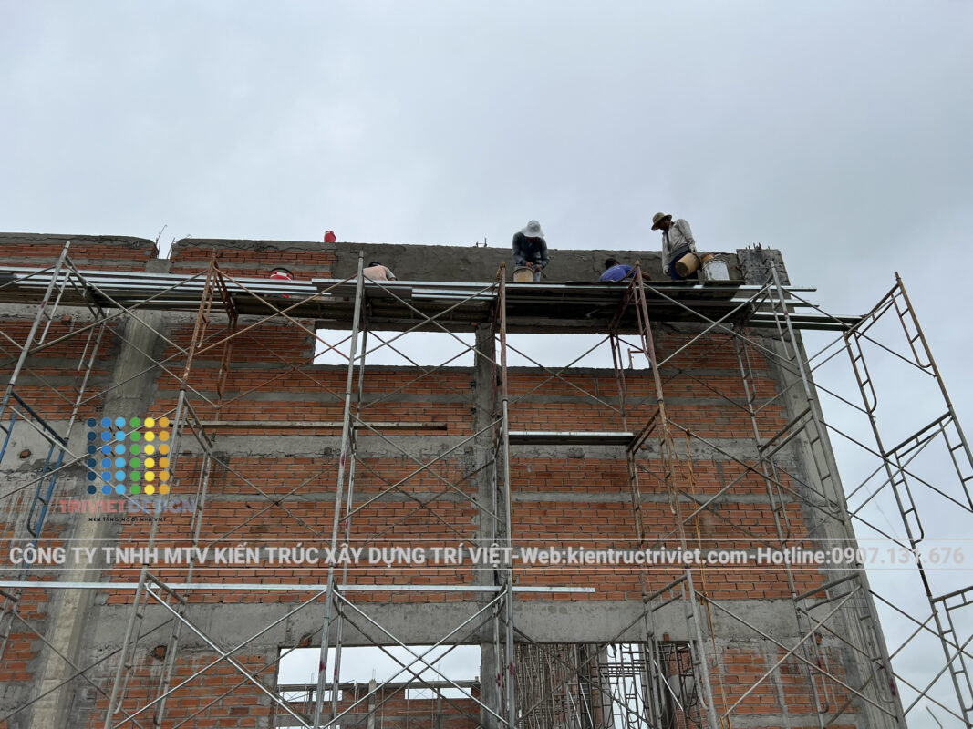 nhà xưởng rộng rãi của cty quạt