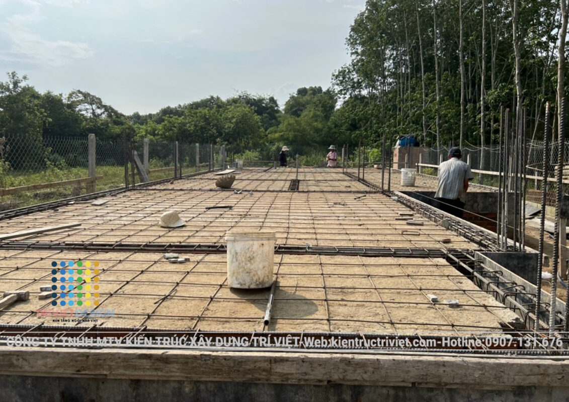 thiết kế nhà biệt thự mái thái đẹp hiện đại